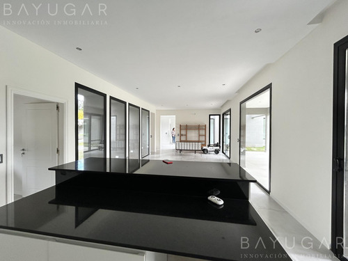 Venta - Casa A Estrenar / Barrio San Joaquin / Exaltación De La Cruz