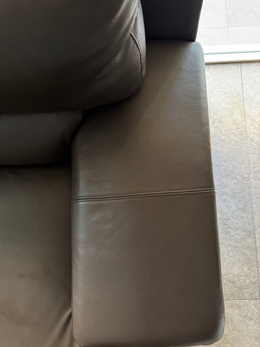Sillon Love Seat En Piel Cafe Chocolate Liso (Usado)