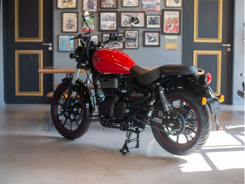 Imagen 2 de 25 de Royal Enfield Meteor 350 Fireball Roja