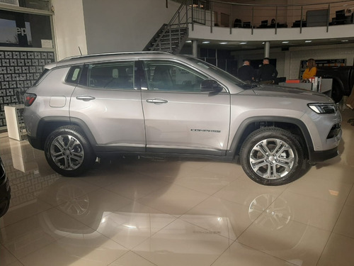 Imagen 6 de 23 de Jeep Compass Longitude Plus T270