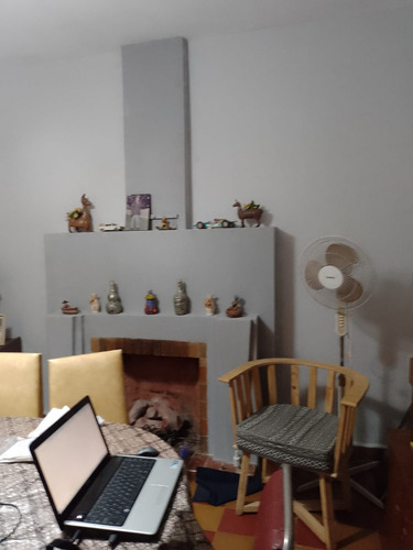 Casa Quinta A Tan Sólo 13 Cuadras De La Plaza Pedernera. En Villa Mercedes, San Luis. De 1875 M2. Ideal 2 Familias, 6 Ambientes, Pileta. Venden Dueños Directos.