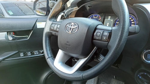 Toyota Hilux 2.8 Cd Srx 177cv 4x4 At 2016