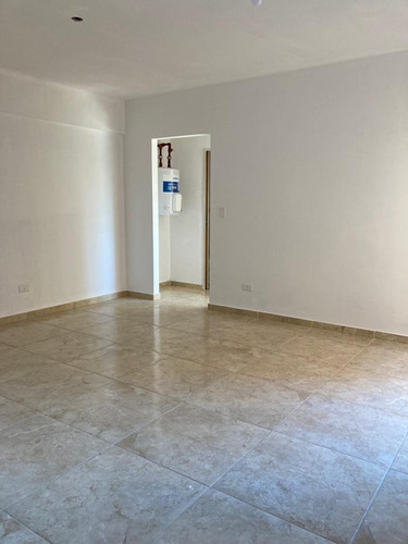 Imagen 2 de 8 de Departamento En Venta. Moron Sur. 2 Ambientes. Ideal Inversión!
