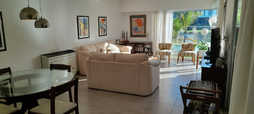 Dueño Directo. Vendo Casa Dueño Directo, Vende En El Canton , Casa Moderna De Diseño Minimalista A La Laguna Con 40m De Costa Propios, Parque Y Piscina Con Solarium