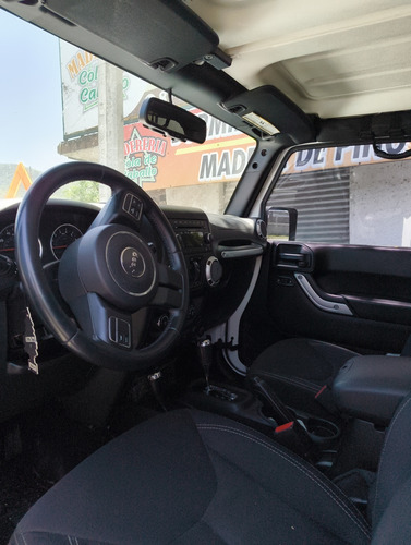 Jeep Wrangler 3.6 3p Sahara V6 4x4 At