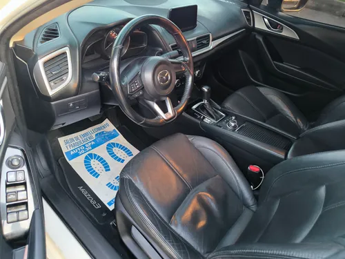 Mazda 3 2.0 Touring