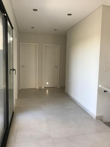 Imagen 12 de 23 de Lareu Propiedades - Casas En Barrio Vistas - Puertos