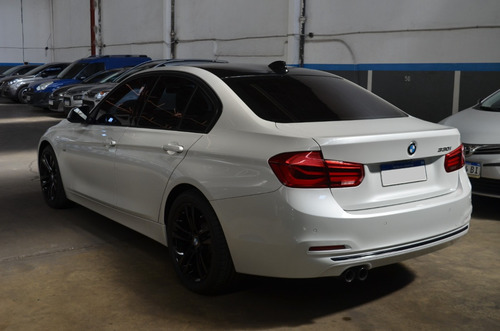 BMW Serie 3 3.0 330i Sedan Sport Line 252cv