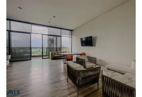 Vive Con Lujo Y Comodidad En El Corazón De Medell...(mls#254203)