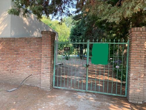 Imagen 2 de 20 de Hermosa Casa Quinta Con Quincho Y Pileta.