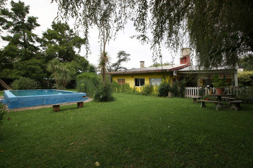 Venta Casa Sobre Tres Lotes Con Pileta