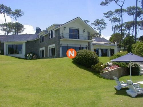 Casa En Venta Y Alquiler, Pinares, Punta Del Este, 5 Dormitorios.- Ref: 205047