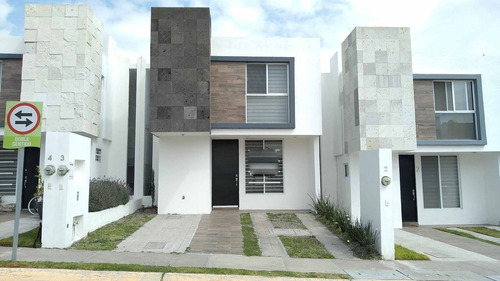 En Venta Casa En Juriquilla, San Isidro, Equipada, 3 Recamar