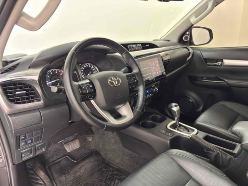 Toyota Hilux 2.8 D-4D TURBO DIESEL CD SRX 4X4 AUTOMÁTICO