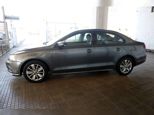 Volkswagen Bora 2.0 TDI ADVANCE DIESEL 4X2 AT 4P