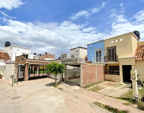 Casa De Oportunidad Con Precio De Remate En Cto, Colinas Del Carmen, Col. El Carmen, León Guanajuato. Arf