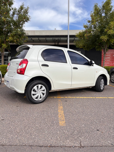 Toyota Etios 1.5 Sedan X