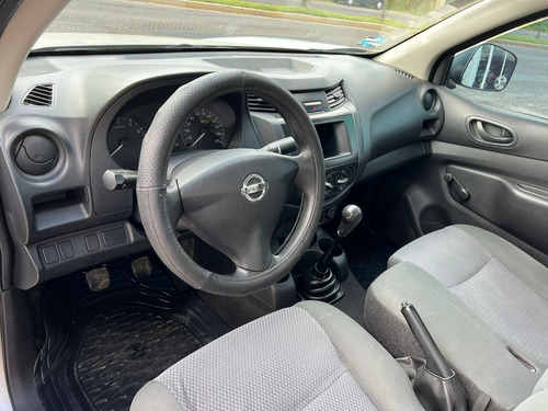 Imagen 8 de 8 de Nissan Np300 2016 3.5 Estaca Cabina