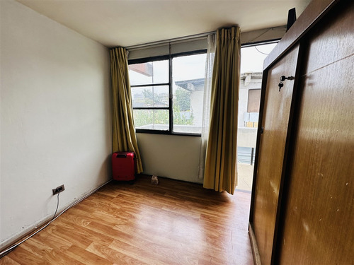 Casa En Venta De 5 Dorm. En Ñuñoa