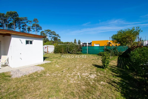 Ideal Para Disfrutar Las Vacaciones, Zona Tranquila, A Minutos Del Centro Del Balneario Y A Metros Del Mar