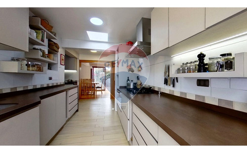 Moderna Y Luminosa Casa Con Piscina