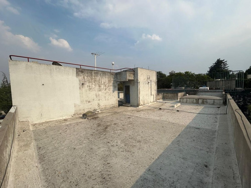 Casa Con Uso De Suelo Para Oficinas 839 M2 En Las Lomas De Chapultepec.