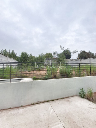 Casa En Venta De 3 Dorm. 4 Baños Más Escritorio, En Concón