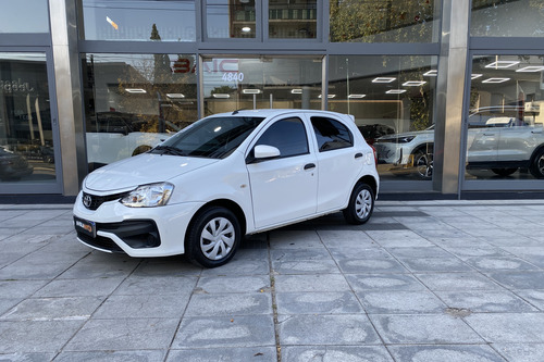 Toyota Etios 1.5 Sedan X