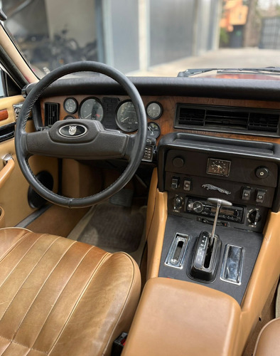 Jaguar Xj6