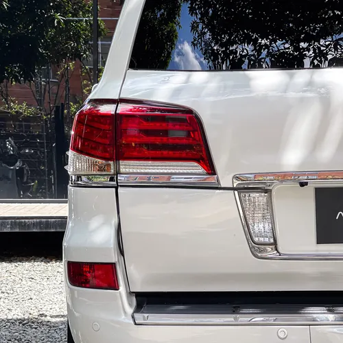 Lexus LX 5.7 570