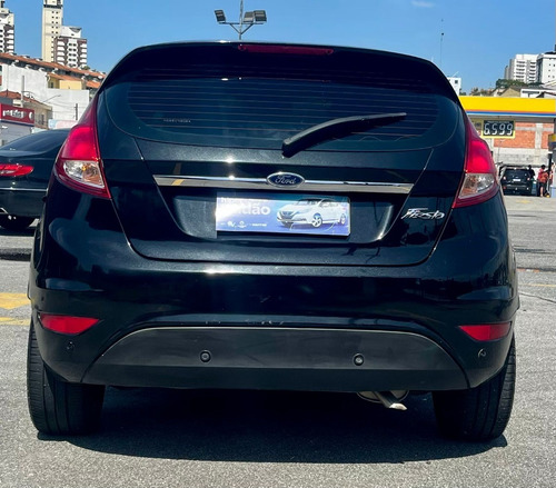 Imagem 6 de 13 de Ford - New Fiesta 1.6 Titanium Powershift 2016