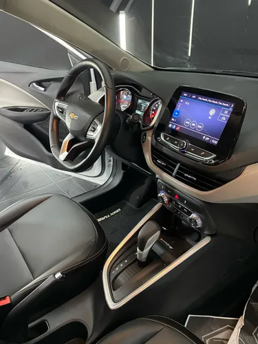 Chevrolet Onix 1.0T Premier Sedan At