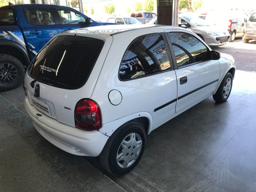 Chevrolet Corsa Classic 1.6 Gl Aa 3P