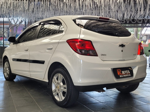 Chevrolet Onix 1.4 MPFI LT 8V FLEX 4P MANUAL
