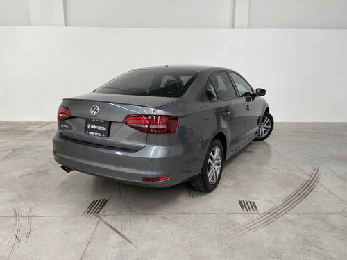 Volkswagen Jetta 2016 4p Trendline L5/2.5 Aut