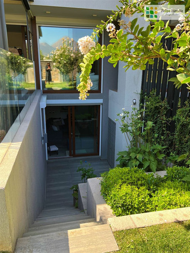 Triplex En Venta Con Jardín Y Piscina Excelente Conectividad