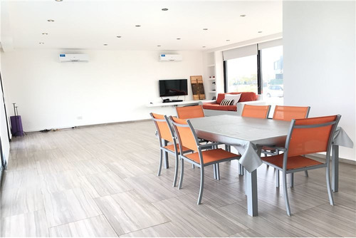 Casa 5 Ambientes En Venta En Escobar Al Lago