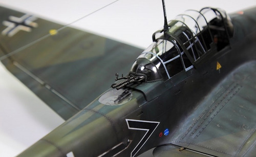 Avion Stuka Ju-87g-2 Scala 1:32 Grande Es Un Armable