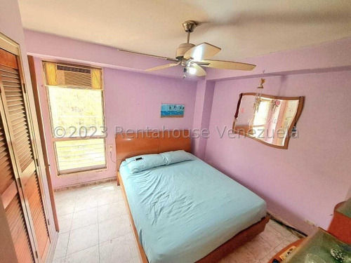 Jg Cod Flex 25-17458 Se Vende Bello Y Actualizado Apartamento En Montalban A Precio De Oportunidad Y Negociable