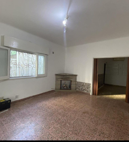Venta Ph 3 Ambientes + Depto. 2 Amb. En Bernal.
