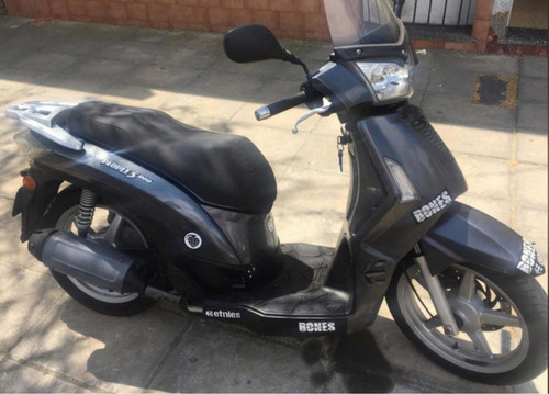 Kymco 200s People