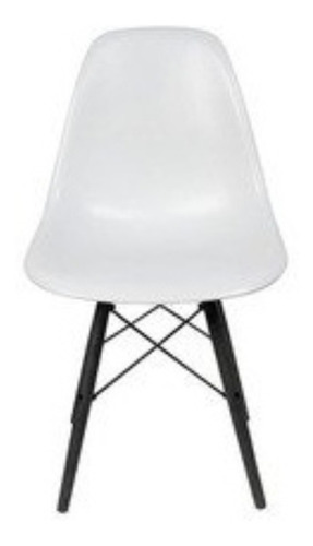 Imagen 2 de 4 de Silla Eames Tradicional En Polipropileno Blanca Patas Negras