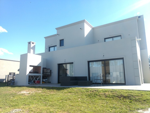 Casa A Estrenar Bº Cº Alvear De Benavidez