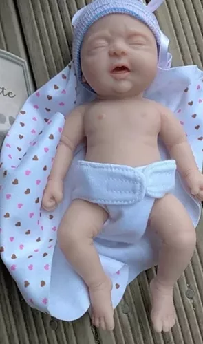 Mini Bebê Reborn Silicone Sólido Menino.