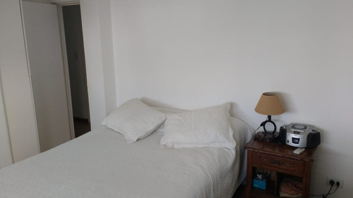 Imagen 19 de 30 de 3 Ambientes Con Dependencia Con Balcón Terraza Y Vista Lateral Al Mar
