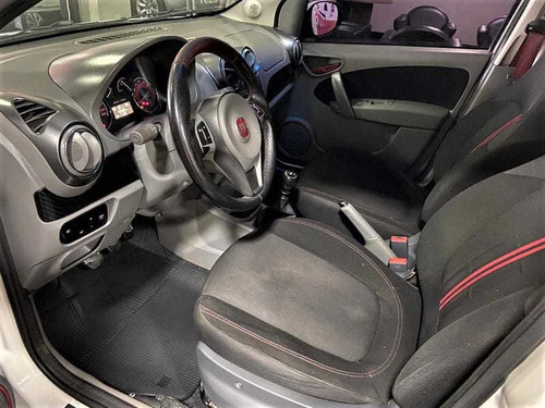 Imagem 6 de 15 de Fiat Palio Sporting 1.6 16v Flex 4p. Mec. 2015