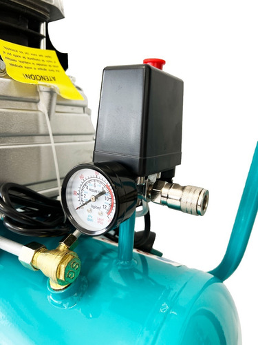 Imagen 2 de 5 de Compresor Aire 24 Lts 2 Hp 1500w + Kit 5 Accesorios Y Ruedas