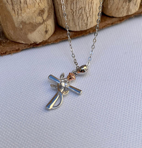 Colar Ek Religioso Pratas925 Com Rosa E Detalhe Em Zircônia Cor Prateado