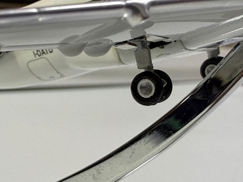 Gemini Jets Alitalia Md-80 1/250 Tren Retractil Verde (Usado)