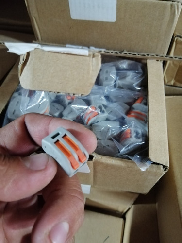 Imagen 4 de 5 de 100 Unidades Conector Eléctrico Rápido Wago 2 Entradas